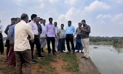 मनरेगा योजना के गोद लिए गांव में कामनूर व मोरनाल का चयन