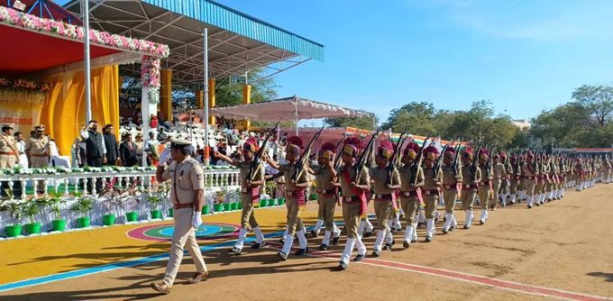 अगली कैबिनेट बैठक में बल्लारी अपैरल पार्क पर होगी चर्चा