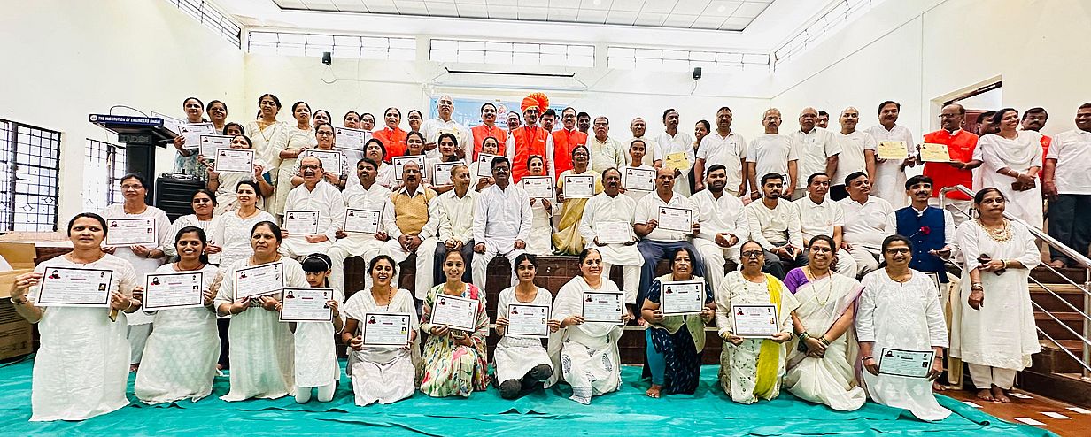 हर घर में योग शिक्षक होने पर स्वस्थ समाज का निर्माण होगा