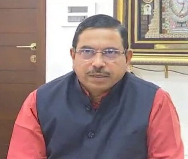 कट्टरपंथी ताकतों का समर्थन कर रही है कांग्रेस