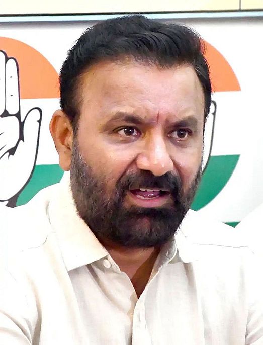 सिद्धरामय्या को छोड़िए, वहां मोदी को ही बदल रहे हैं
