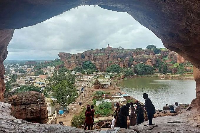 पर्यटकों को चाहिए उचित सुरक्षा