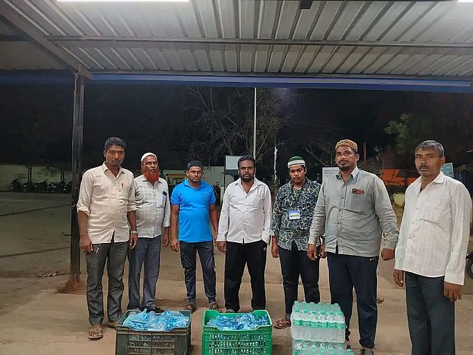 रमजान माह में हर दिन 300 लोगों को सहरी
