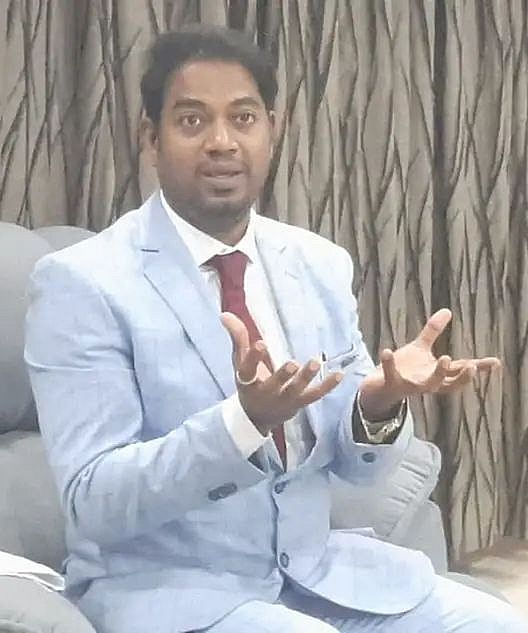 डॉ. बीआर अम्बेडकर को भगवान न बनाएं