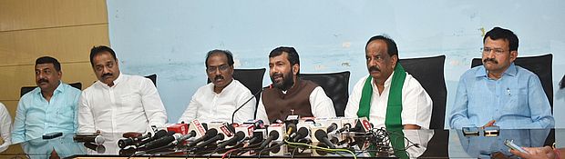 प्रायश्चित यात्रा निकाले भाजपा नेता