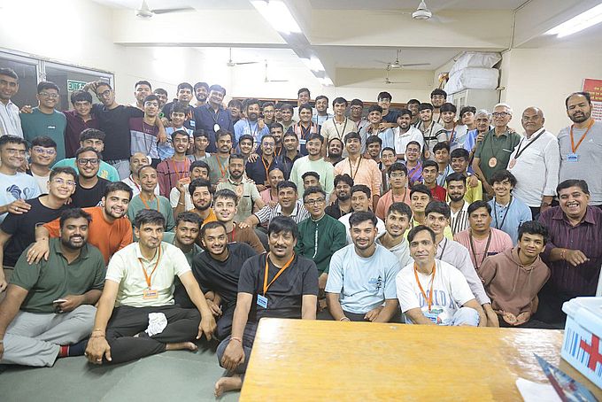 शत्रुंजय गिरिराज पालीताना गिरि सेवा से लौट आए श्रावक
