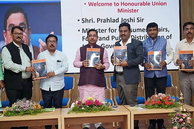 धारवाड़ आईआईटी को 2,000 करोड़ रुपए का अतिरिक्त अनुदान
