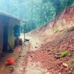 भारी बारिश के कारण भूस्खलन, लोगों में डर