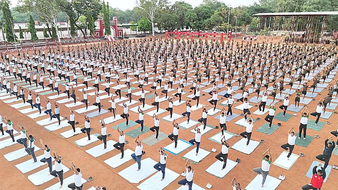मराठा लाइट इन्फैंट्री रेजिमेंटल सेंटर में अंतरराष्ट्रीय योग दिवस मनाया