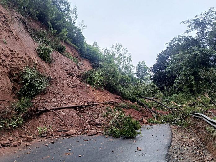 श्रृंगेरी-कारकला मार्ग पर फिर भूस्खलन, यातायात बाधित होने की आशंका
