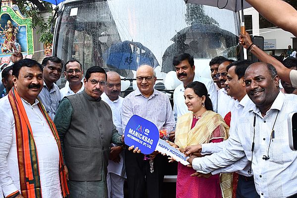 सीएसआर के तहत जिला सूचना विभाग को वाहन