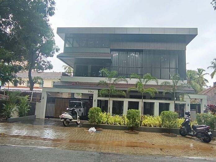 क्रेन के झूले से गिरने से एक की मौत, दूसरा गंभीर रूप से घायल
