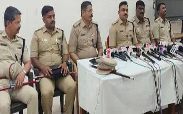 केनरा बैंक डकैती मामला, प्रबंधक समेत तीन गिरफ्तार