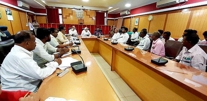 जुड़वां शहरों में उचित जल आपूर्ति को दें प्राथमिकता