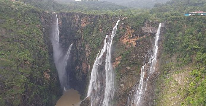 लिंगनमक्की डैम से पानी छोड़ने के दिए निर्देश