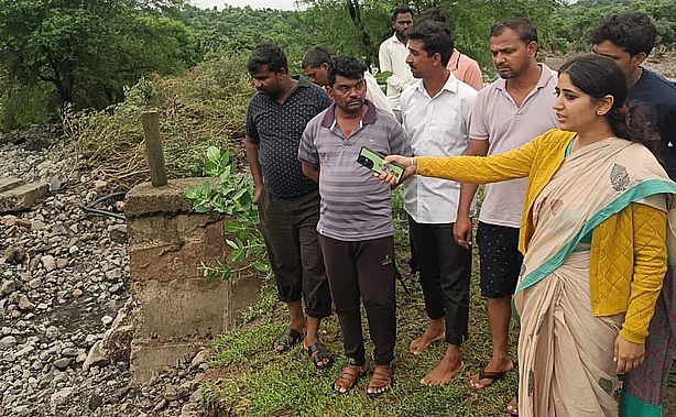 जिलाधिकारी बारिश से हुए नुकसान का लिया जायजा