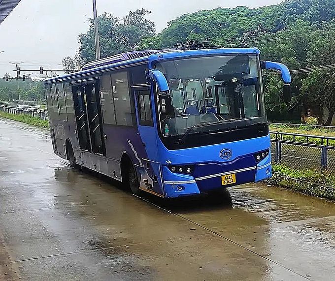 बीआरटीएस चिगरी बसों की अव्यवस्था