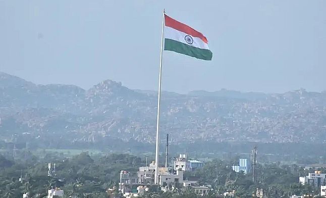 दुरुस्त नहीं हुआ विशाल ध्वज स्तंभ