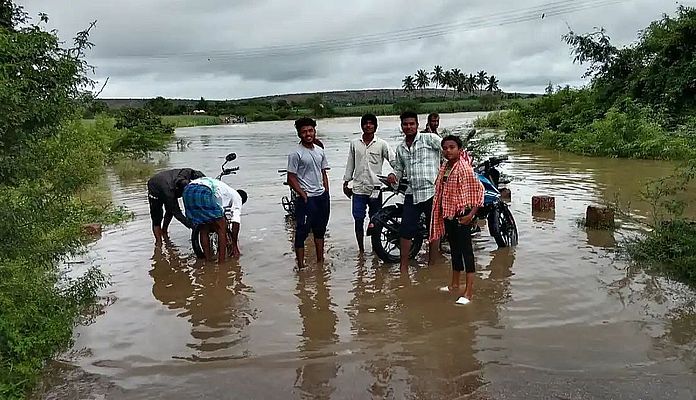 मलप्रभा नदी में बढ़ता जलस्तर, तटीय गांवों में चिंता का माहौल