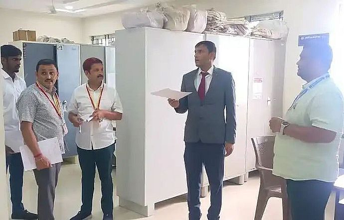 लोकायुक्त छापेमारी, लापरवाही और भ्रष्टाचार का खुलासा