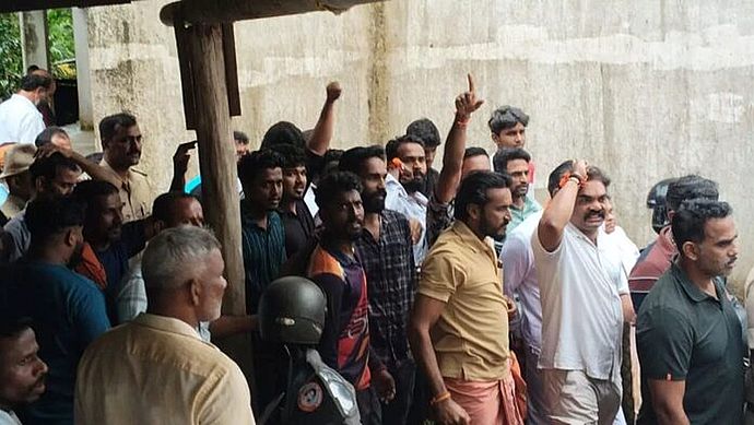 महेश शेट्टी तिमरोड़ी पुलिस हिरासत में