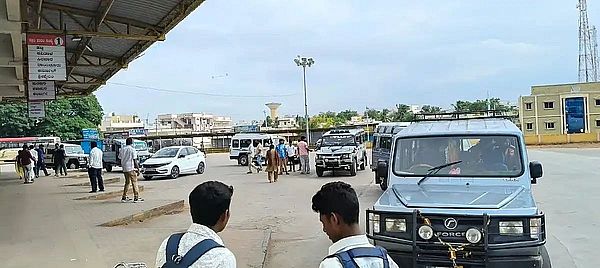 रायचूर में केवल 50 फीसदी बसें चली