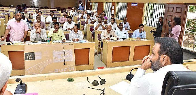 अगस्त बारिश से हुई फसल हानि का सर्वेक्षण शीघ्र पूरा करें