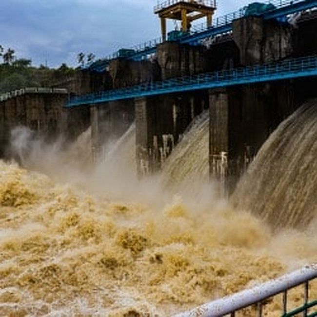 कारंजा और अमरजा जलाशयों में बाढ़ का खतरा
