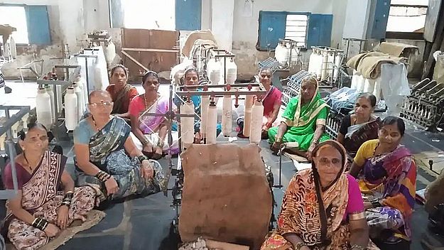 खादी संघ को राज्य सरकार से 55 लाख रुपए का बकाया