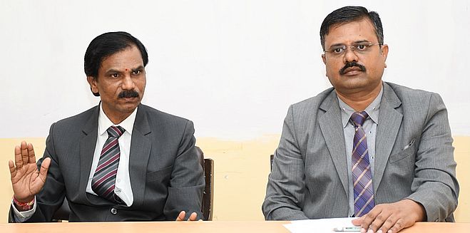 मामलों का शीघ्र निपटारा करें
