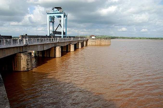 चुलकी नाला और करंजा जलाशयों से पानी छोड़ा