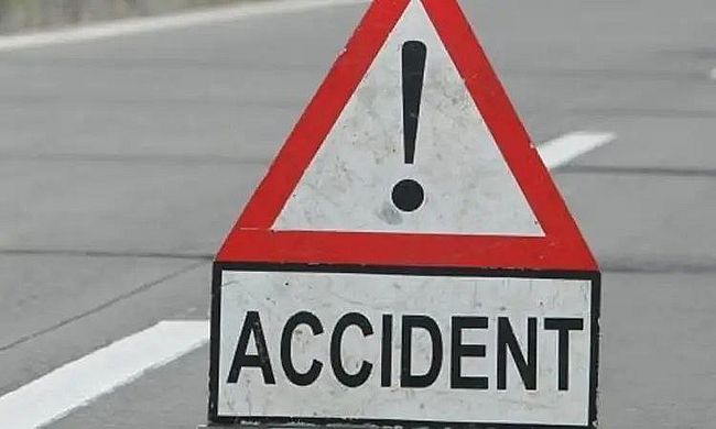 विजयनगर में बस-लॉरी भिड़ंत, दो की मौत