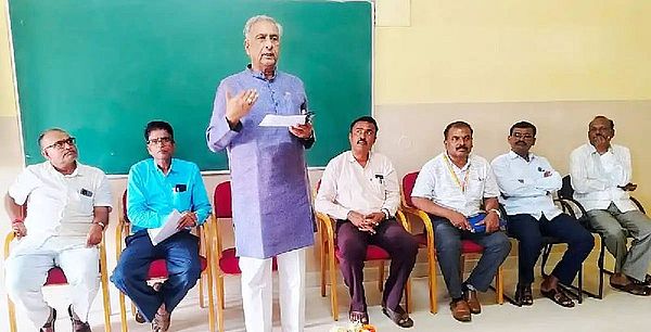 अनुदानित शिक्षा संस्थाओं के कर्मचारियों के लिए संघर्ष ही समाधान