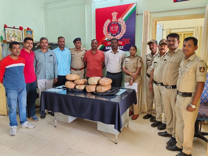 रेलवे स्टेशन पर 11.50 लाख रुपए का गांजा जब्त