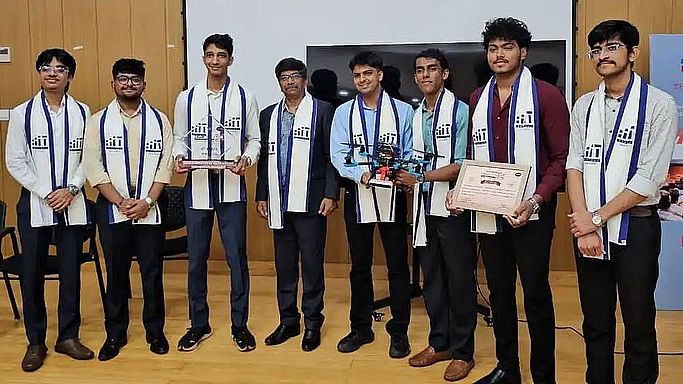 इसरो रोबोटिक्स चैलेंज में आईआईआईटी टीम को तीसरा पुरस्कार