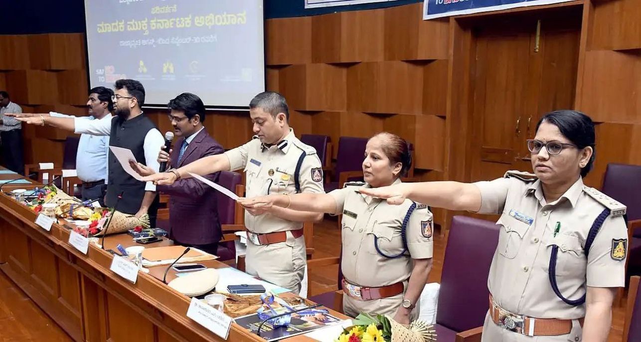 नशा देश की प्रगति के लिए घातक