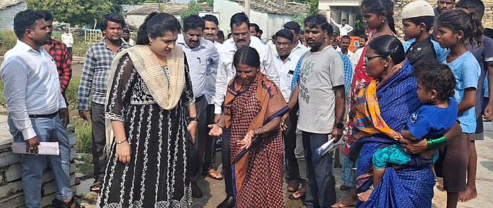 जिलाधिकारी ने बलवडगी राहत केंद्र का किया दौरा