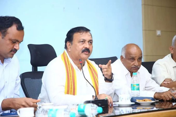 उणकल-साईंनगर मार्ग का निर्माण जल्द शुरू करें