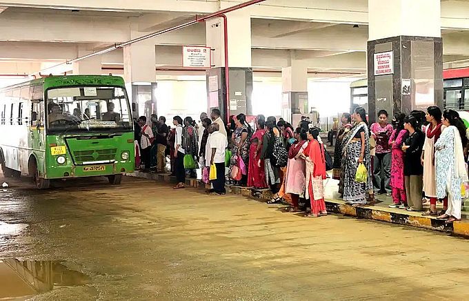 चार माह बाद उपनगर बस स्टैंड पुन: शुरू