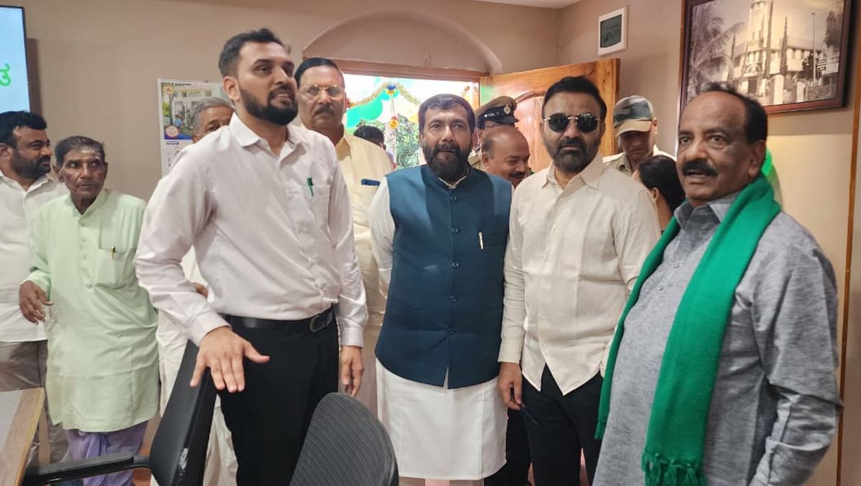 जिला पंचायत में आधुनिक वीडियो कॉन्फ्रेंस सभागार का उद्घाटन