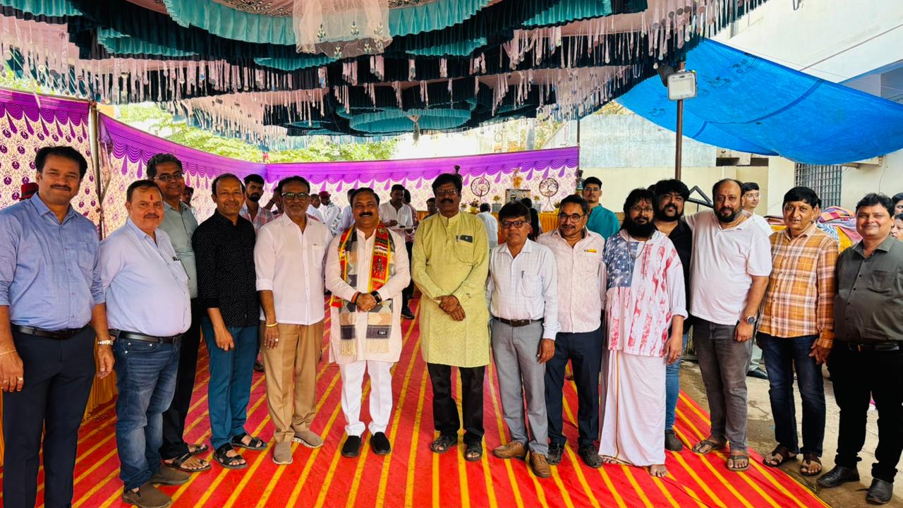 दुर्गा पूजा उत्सव मनाया