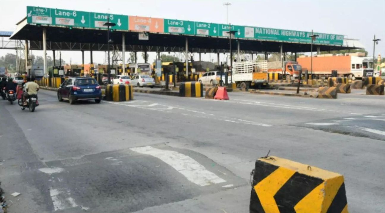 देवदुर्ग में दो टोल गेट फिर शुरू करने की तैयारी, जनता में उबाल