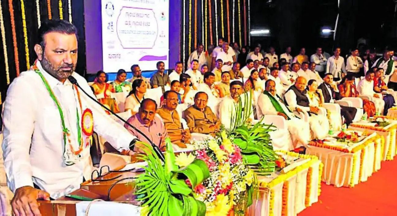 गारंटी योजनाओं की नकल कर रही भाजपा : संतोष लाड