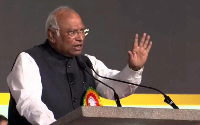 भाजपा को वोट देना गुलामी स्वीकारना : खरगे की चेतावनी