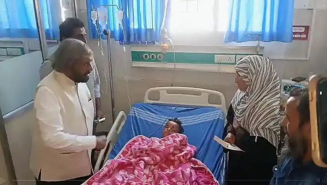 मोलकेरा विस्फोट: घायल बच्चों से मिले मंत्री