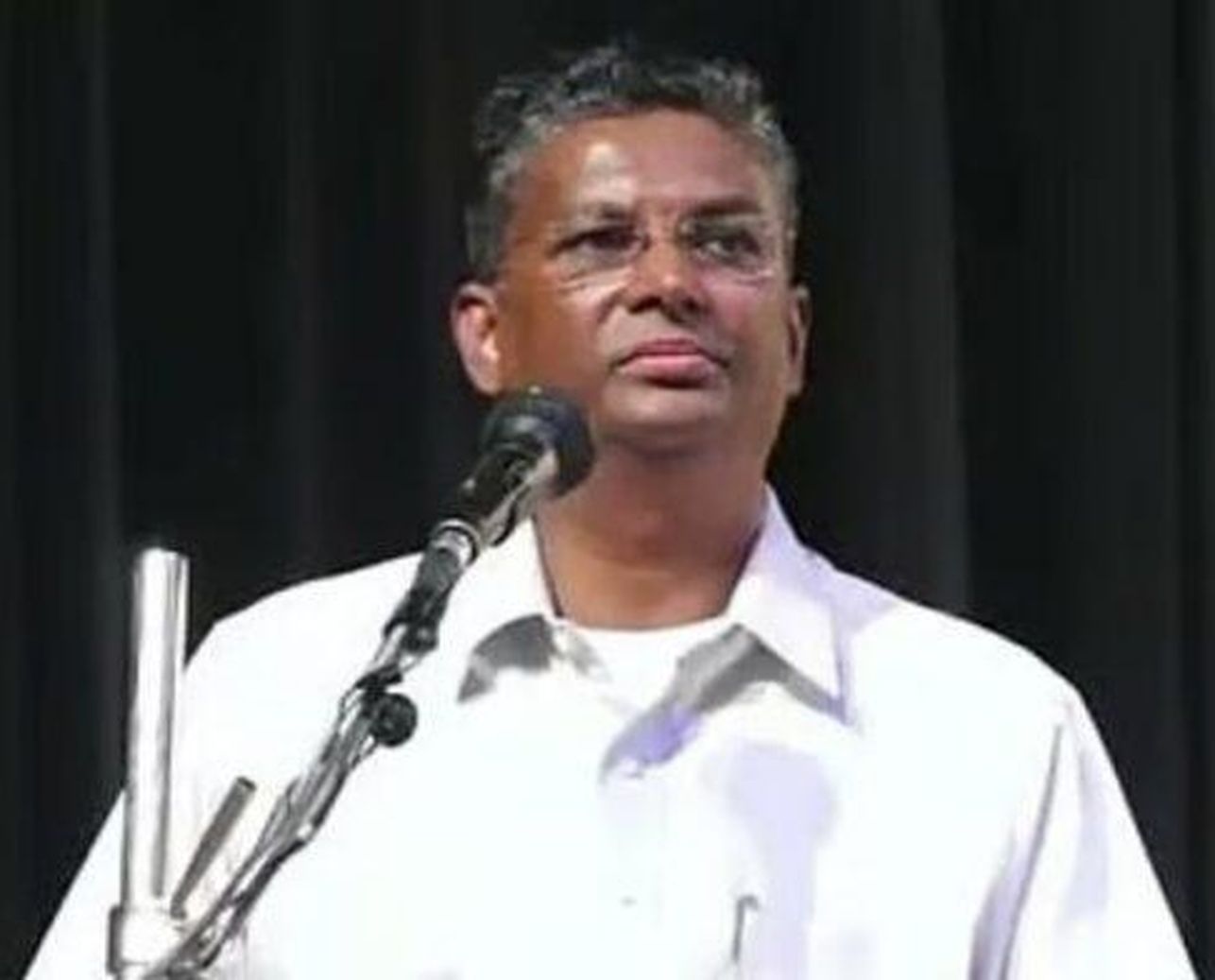 ‘व्यवस्था में हर कोई आलाकमान’