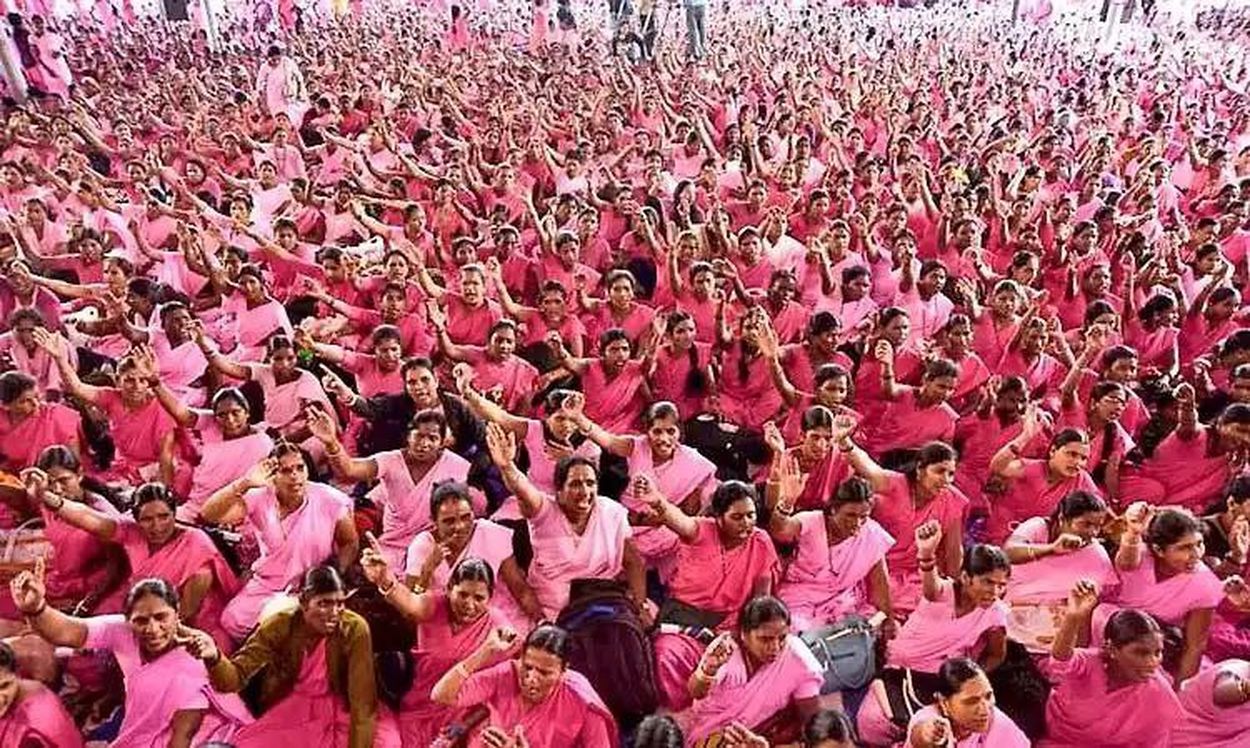 जनसंख्या मानदंड से 163 आशा कार्यकर्ताओं की नौकरी पर संकट