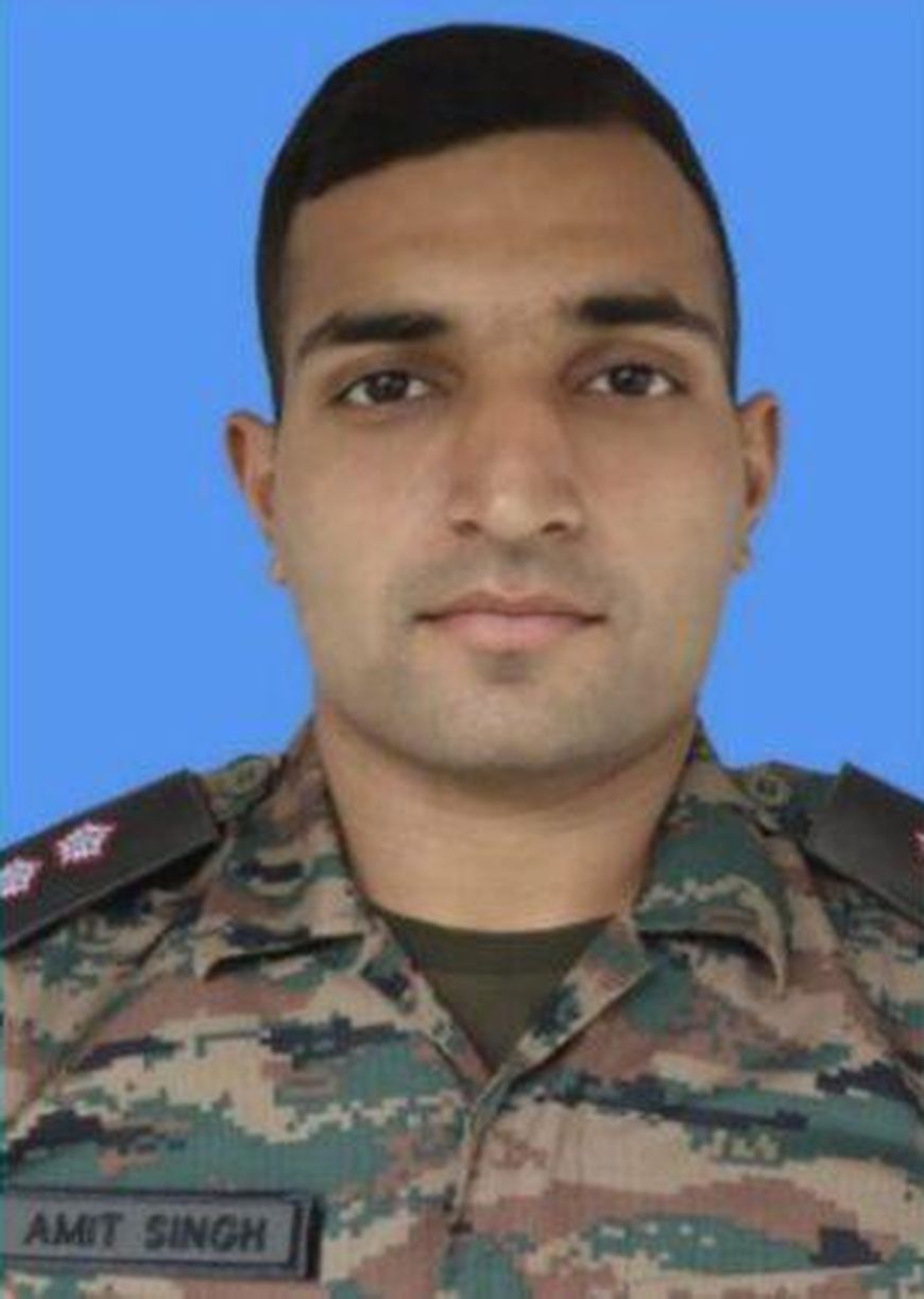 तैरते समय हृदयाघात से सेना अधिकारी का निधन