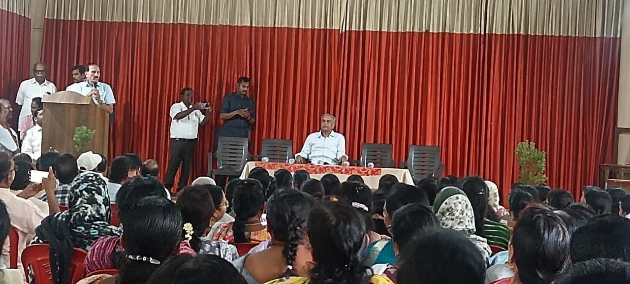 हिंदी पर ग्रेडिंग नीति का विरोध तेज