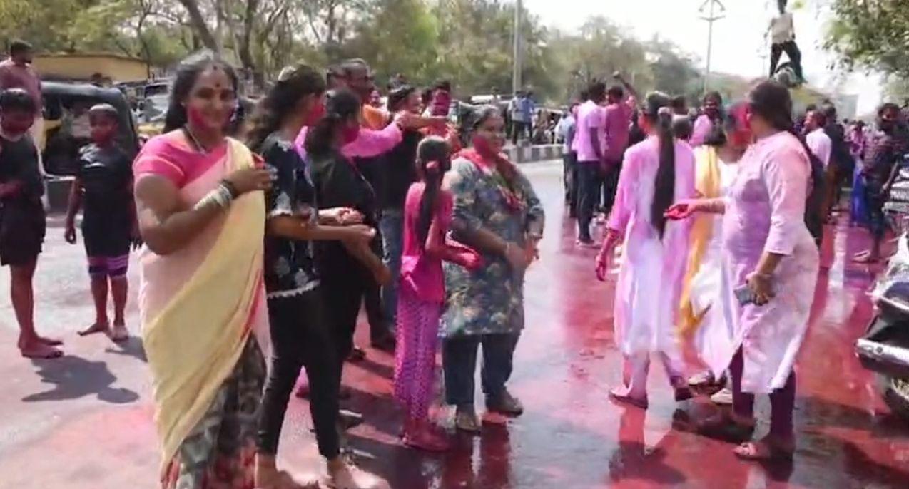 हर्षोल्लास के साथ मनाया होली पर्व